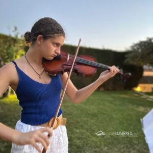 Yoga with Clàudia Ponce, music experience with Aina Coll violinist in Hotel Mas 1670